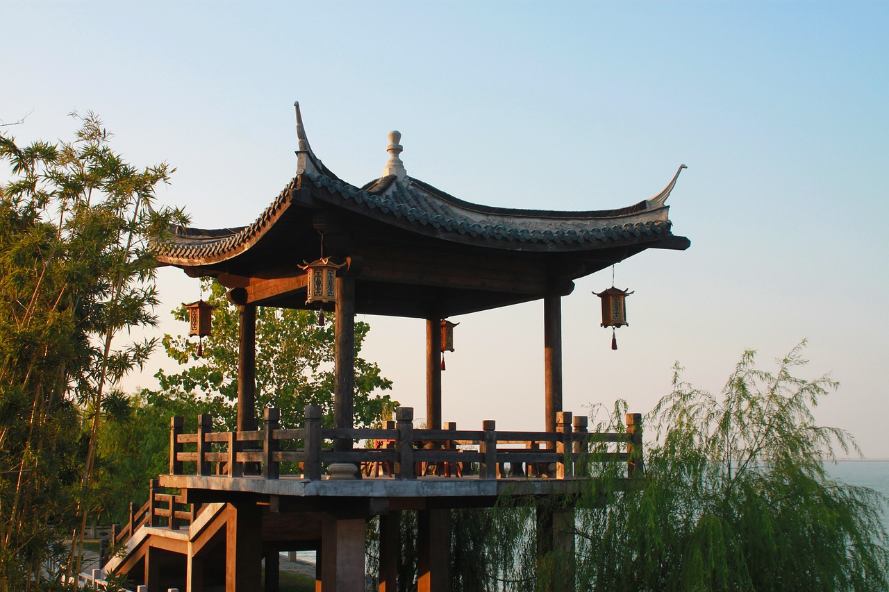 china  taihu lake  wood pavilion free photo