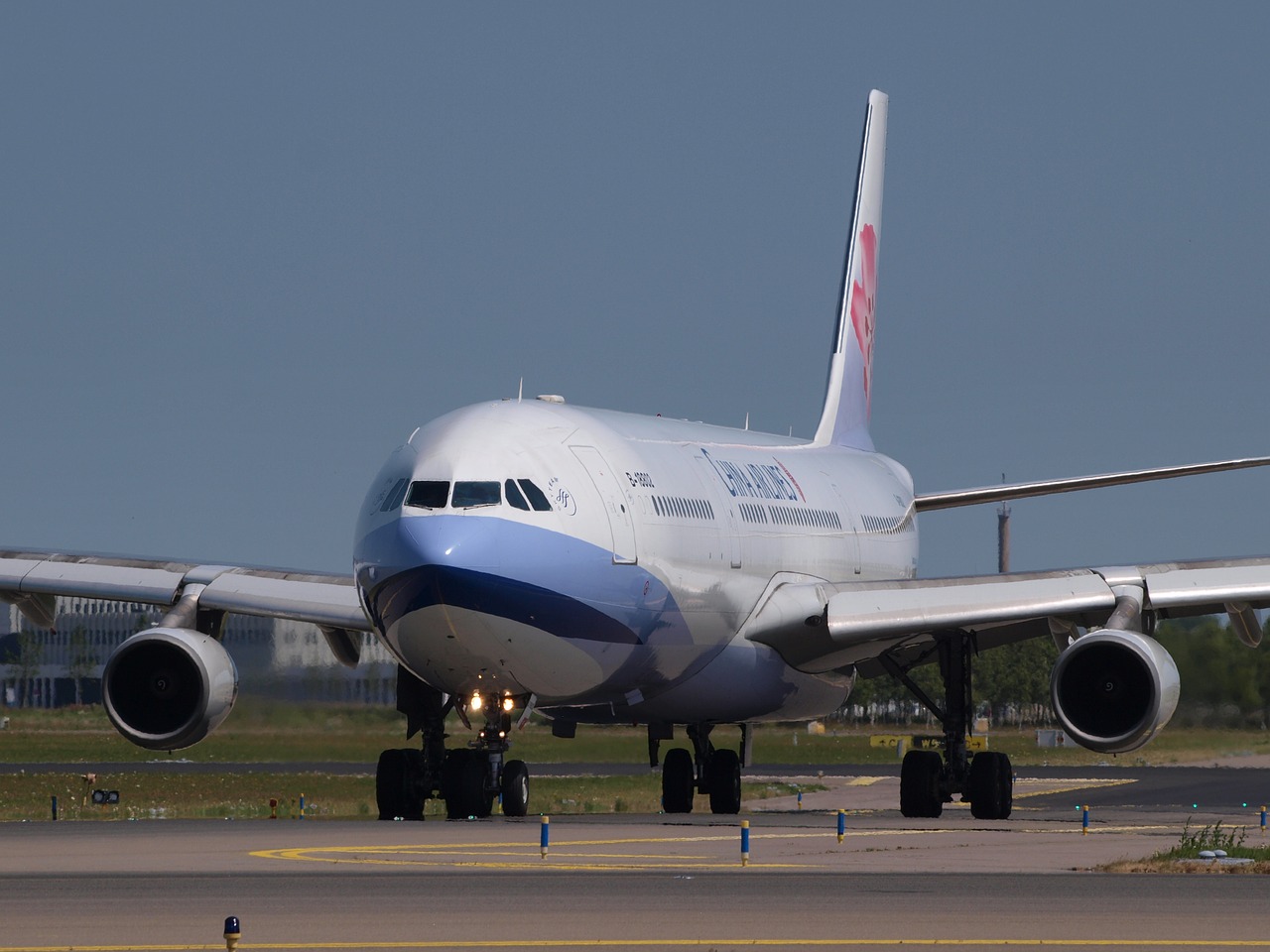 china airlines airbus a340 aircraft free photo