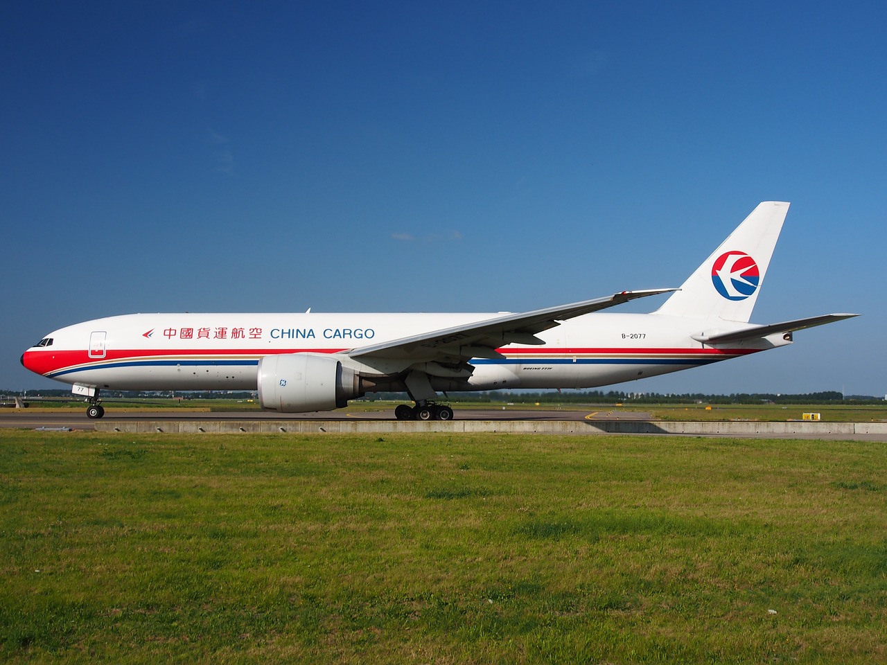 china cargo airlines boeing 777 aircraft free photo