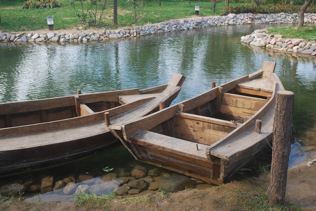 chinese  rowboats  pond free photo