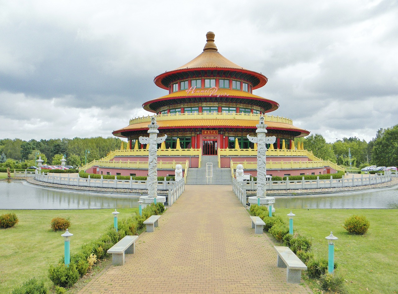 chinese pagoda restaurant free photo