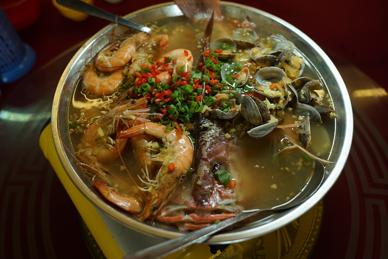 chinese meals  steamed seafood  soupy base free photo