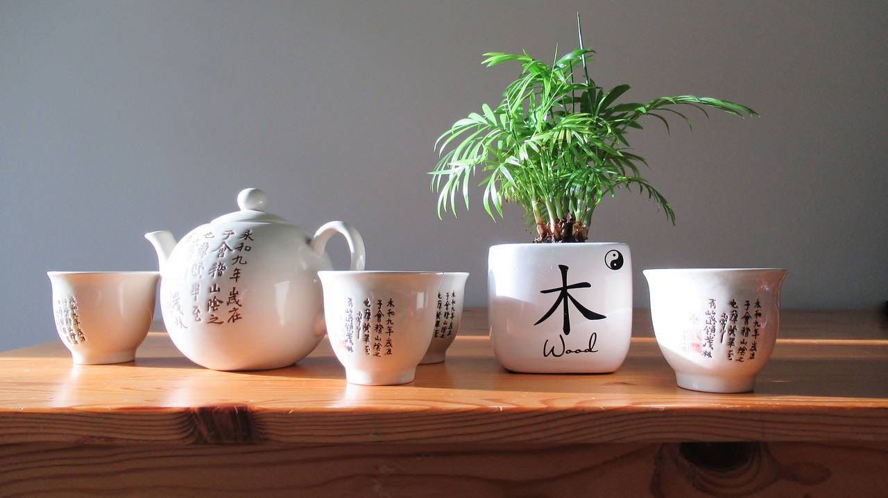 chinese tea set  tea pot  tea cups free photo