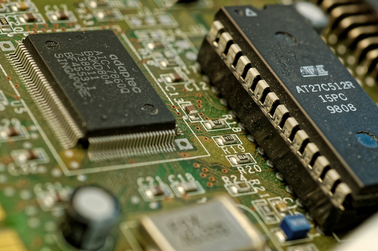 chip electronics component free photo