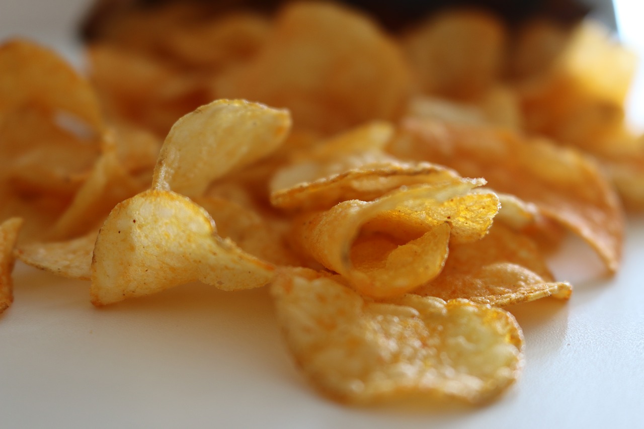 chips  crisps  crunchy free photo