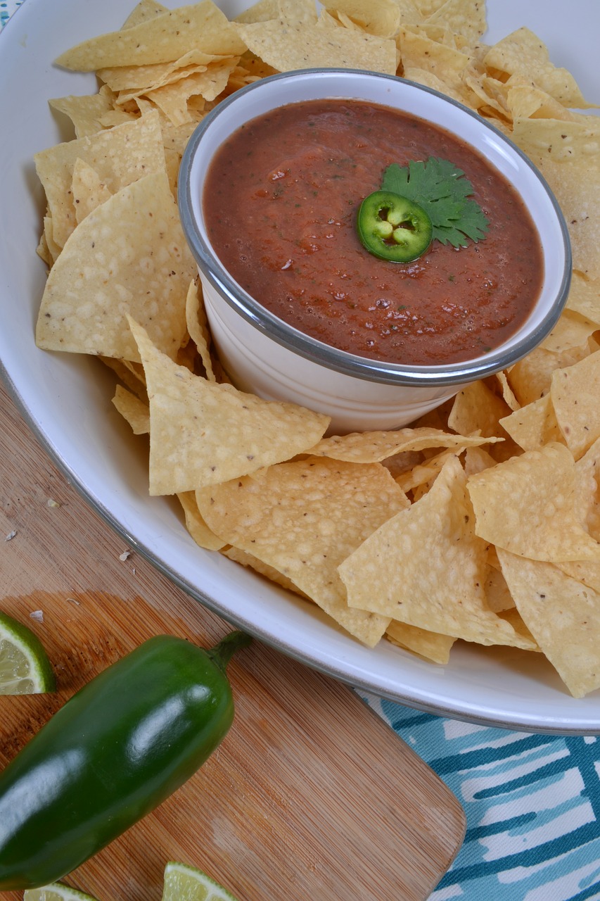 chips and salsa mexican food free photo