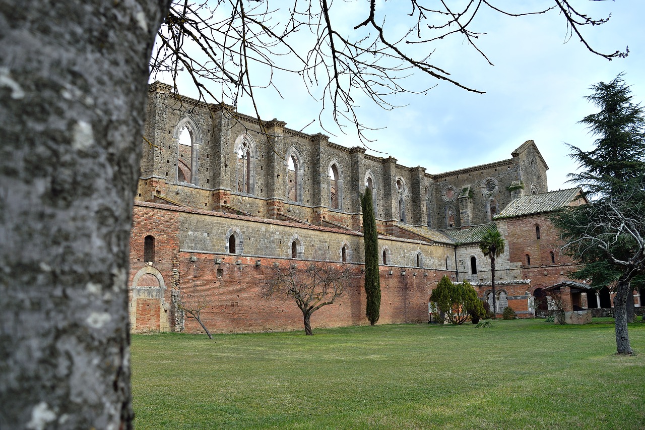 chiusdino siena abbey free photo