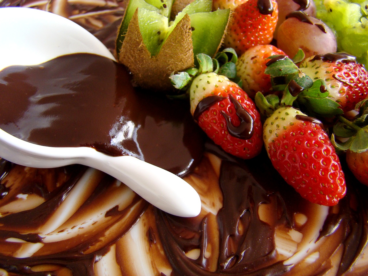 chocolate strawberry dessert free photo