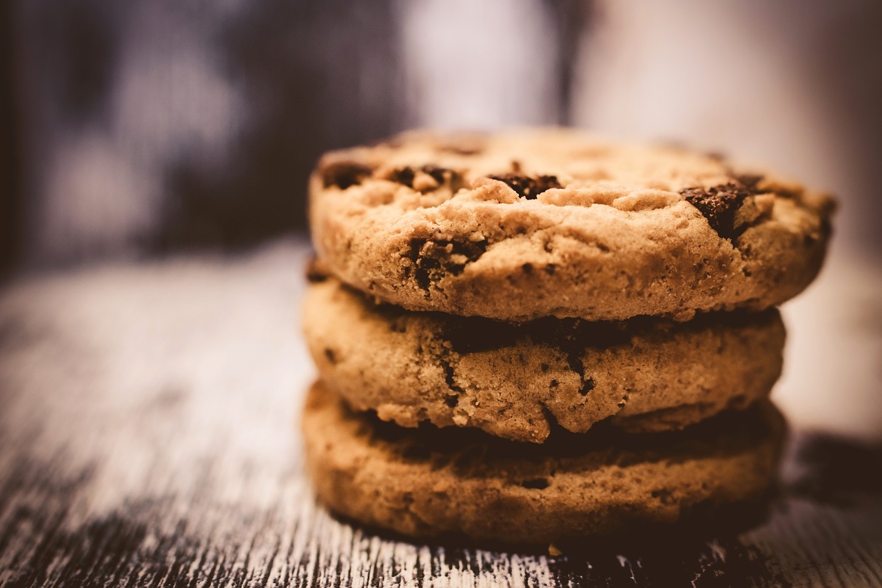 chocolate chips cookie free photo