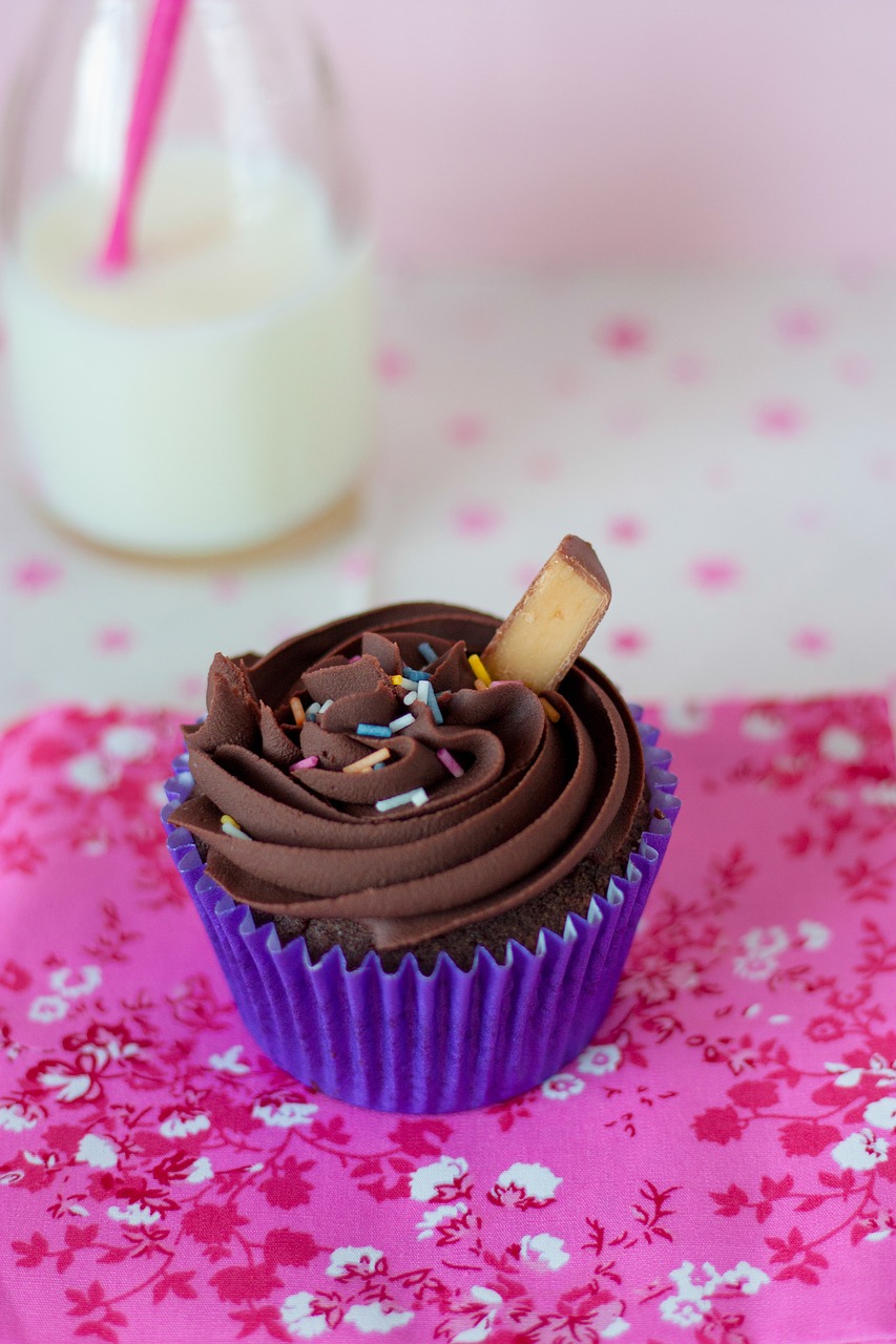 chocolate cupcake icing free photo