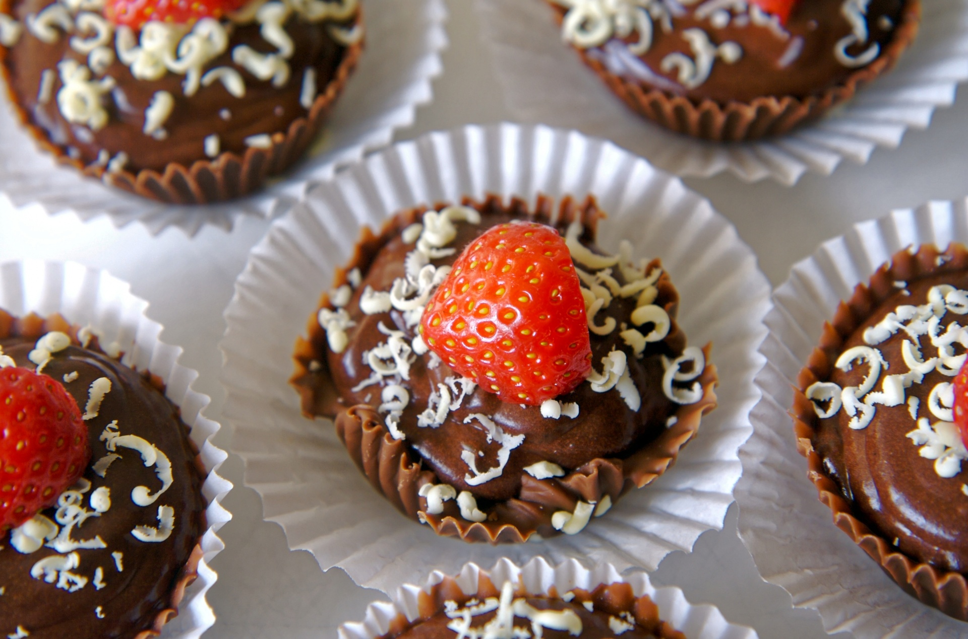 chocolate cupcake cake free photo