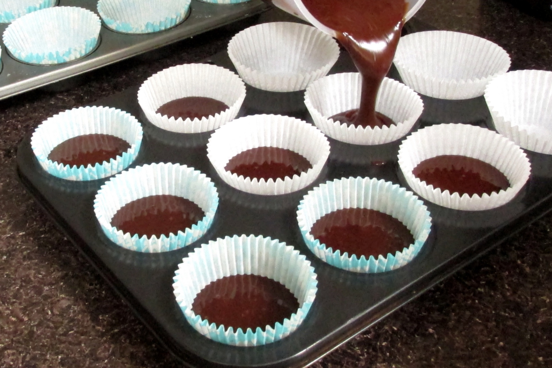 Шоколадные кексы в формочках