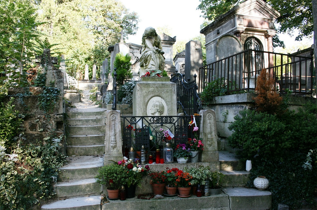 chopin tomb cemetery free photo