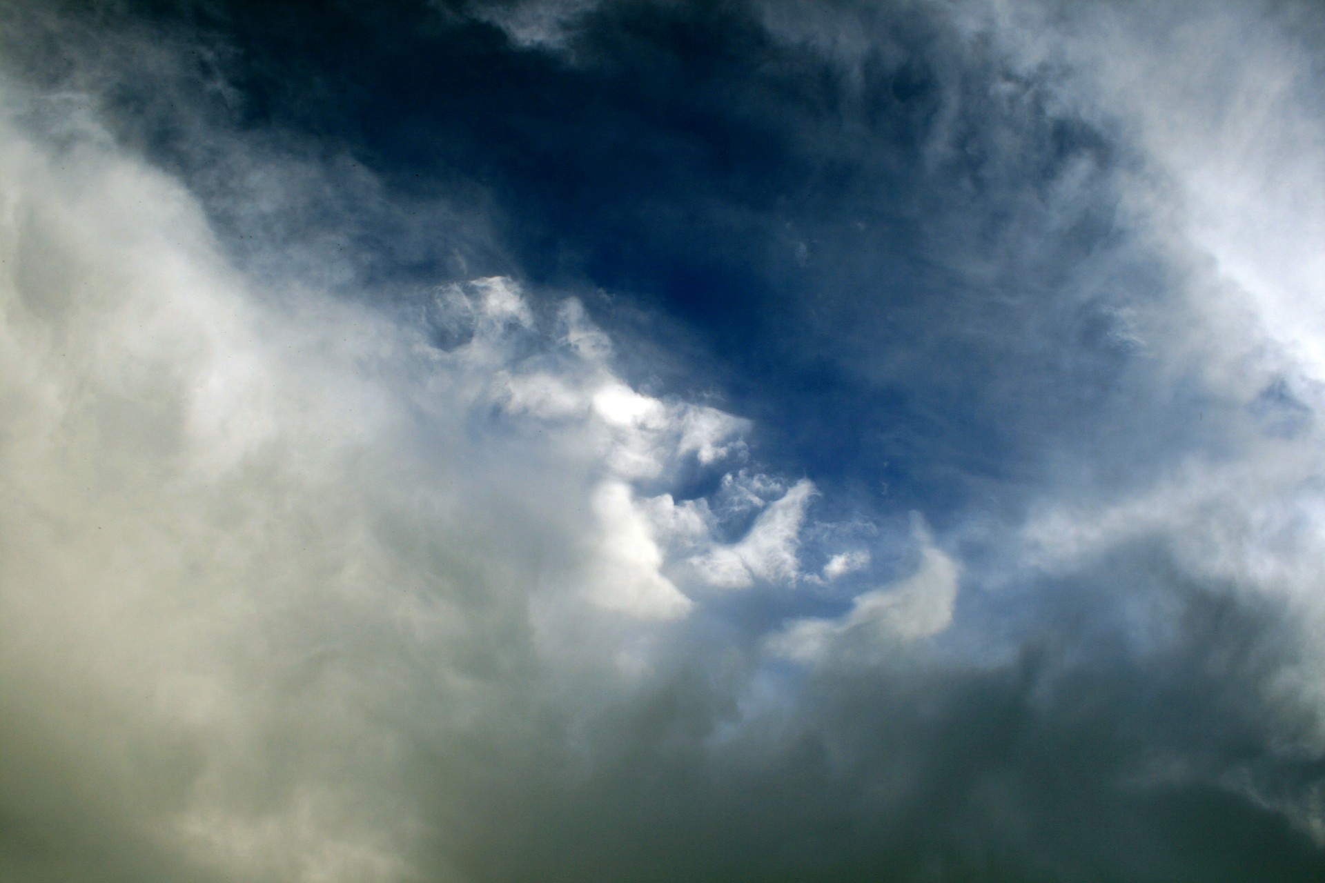 sky clouds gloomy free photo