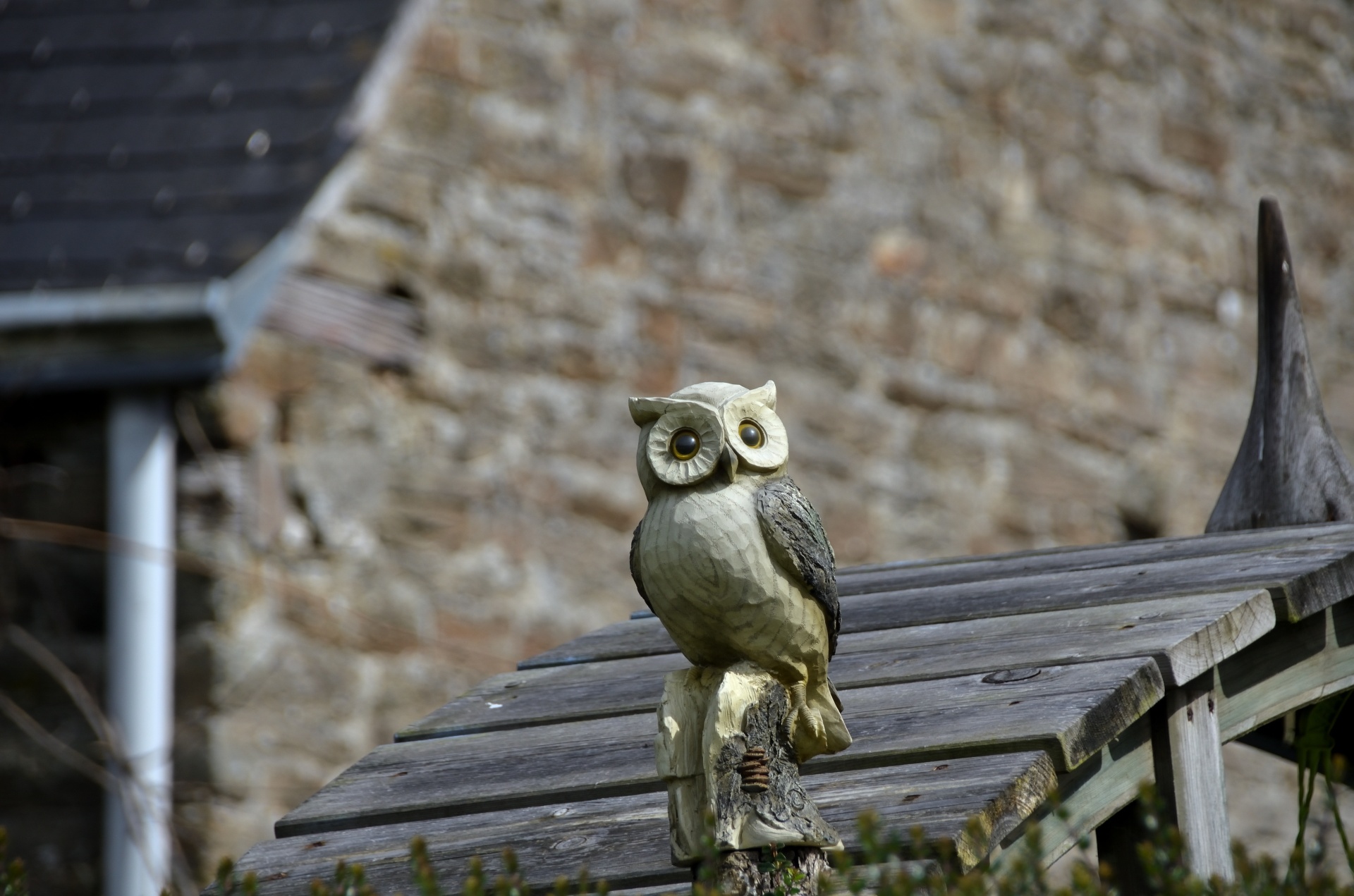 owl wood sculpture free photo