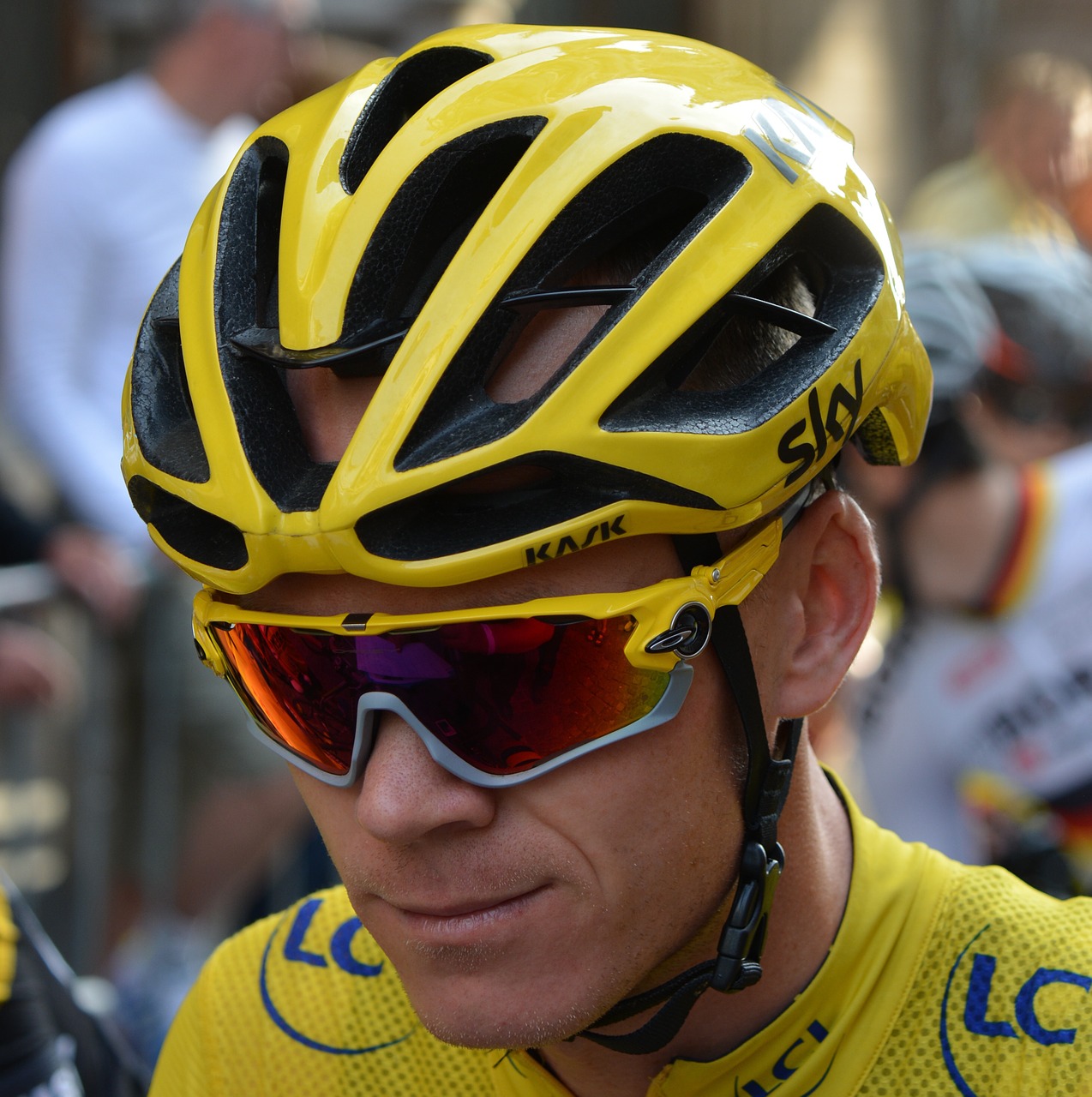 chris froome champion yellow jersey free photo