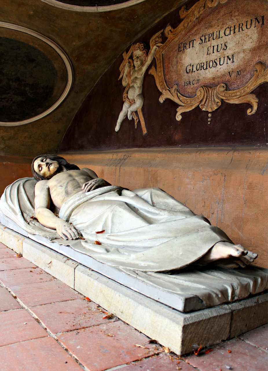 christ tomb of christ figure free photo