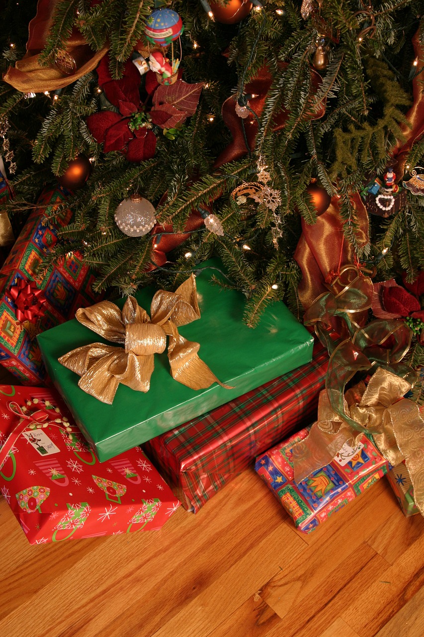 christmas presents decoration free photo