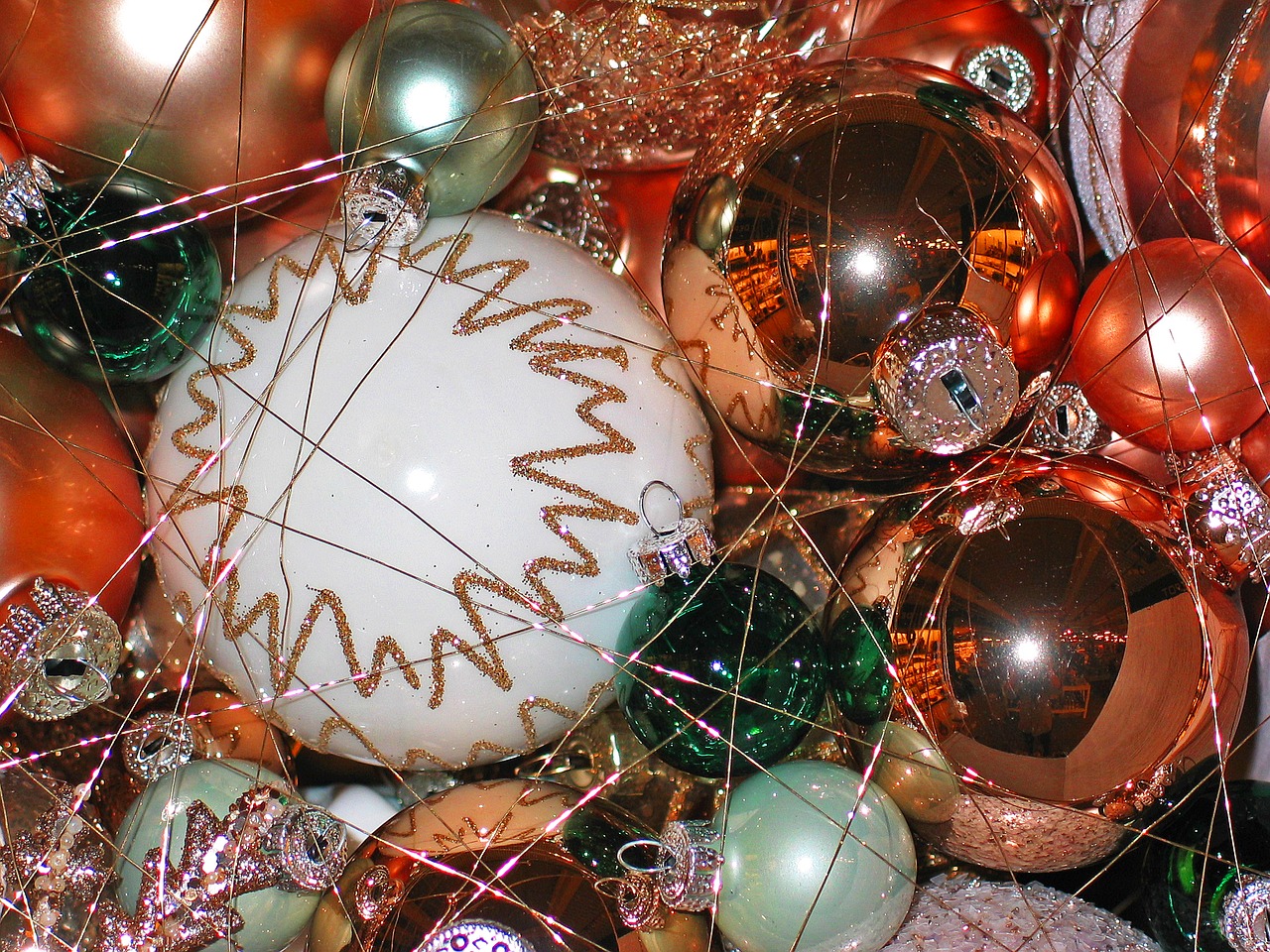 christmas christmas balls christmas decorations free photo