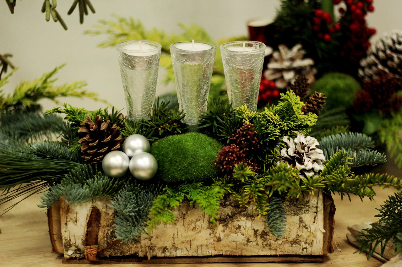 christmas  flower arranging  candles free photo
