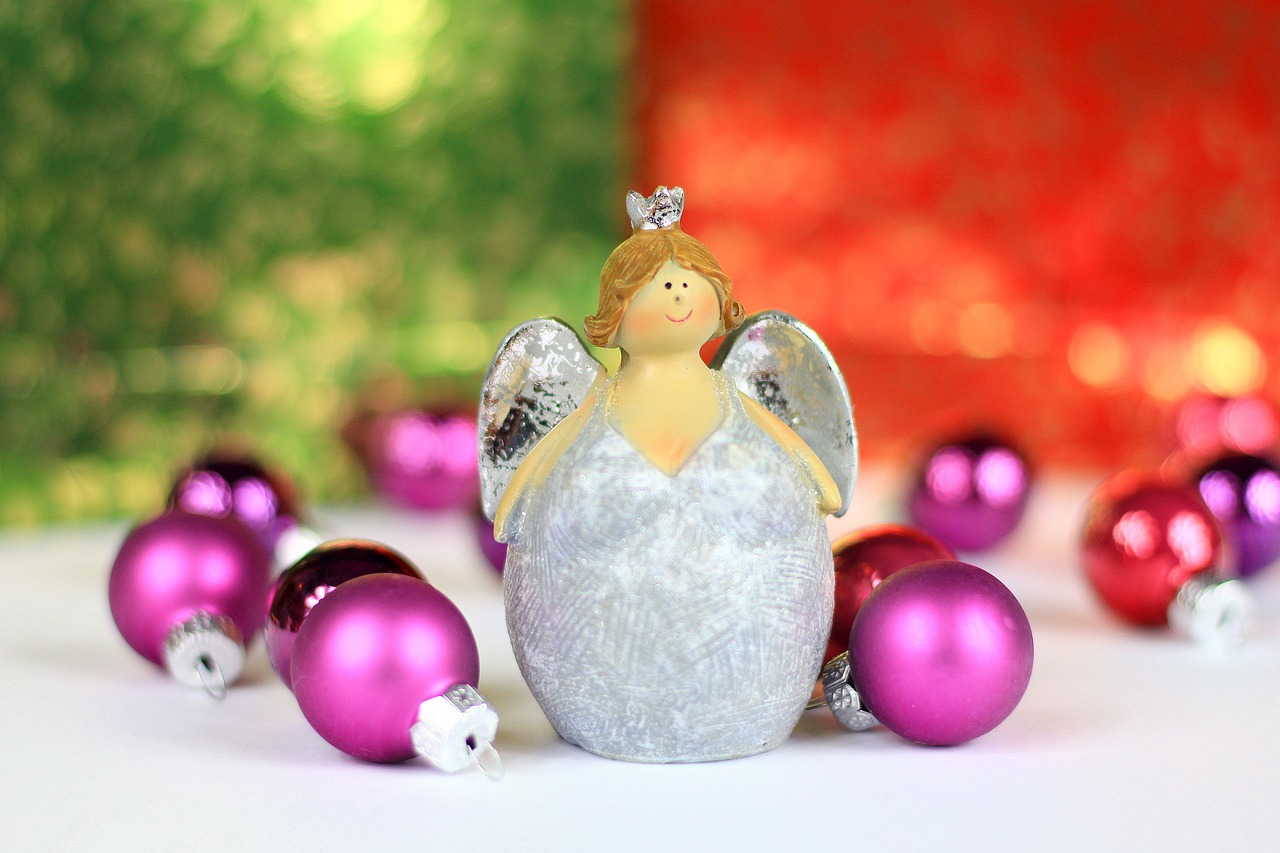 christmas  holidays  christmas baubles free photo