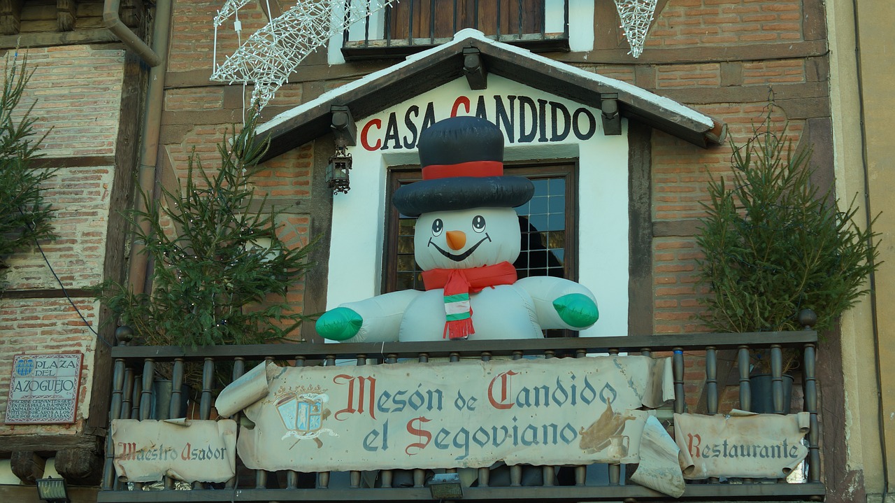 christmas snowman segovia free photo