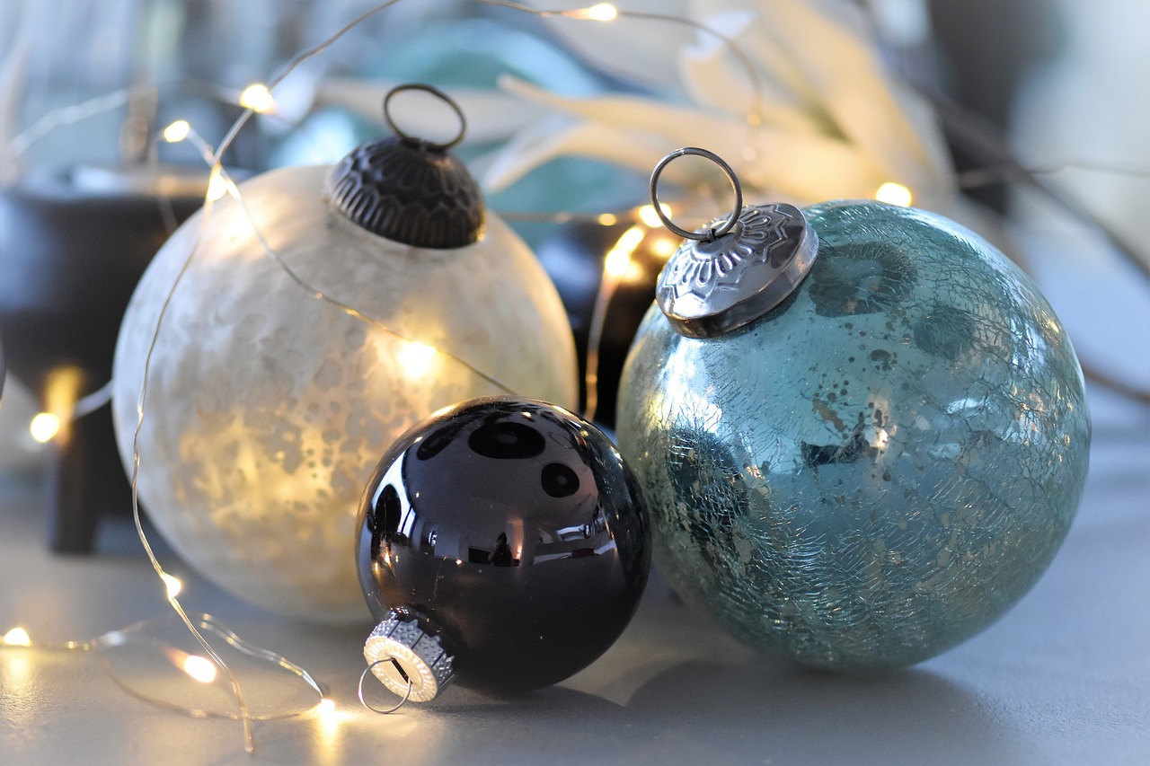 christmas balls  christmas  holidays free photo