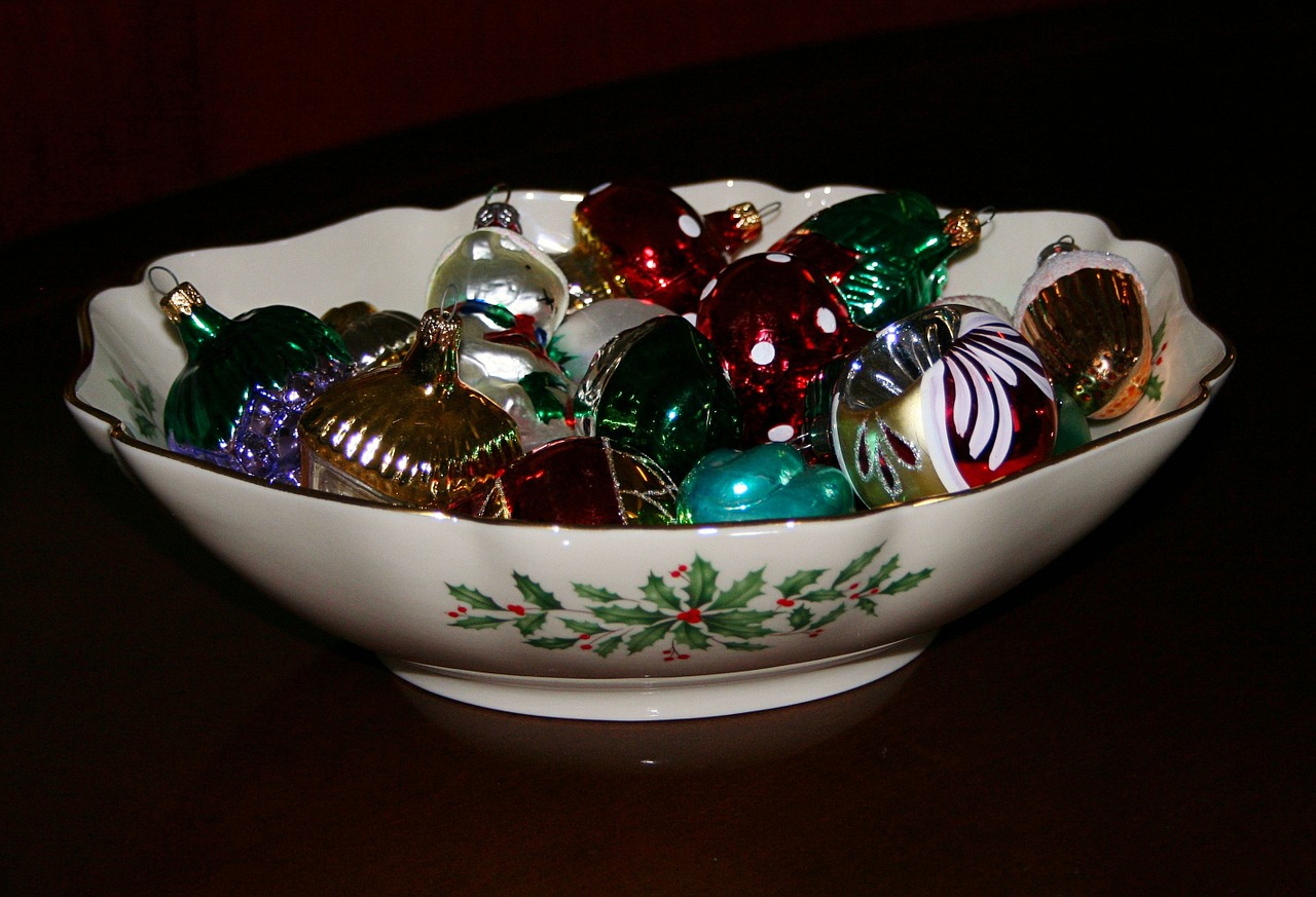christmas bowl china holly free photo