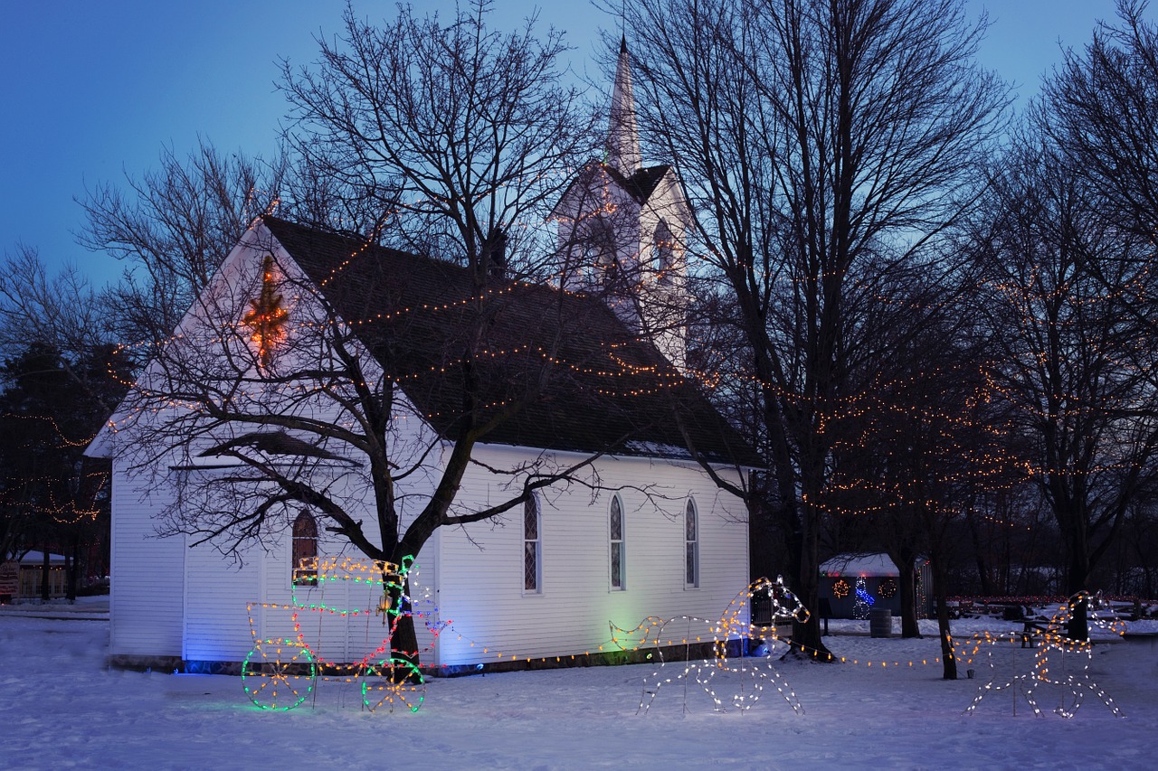 christmas church church at night holiday church free photo