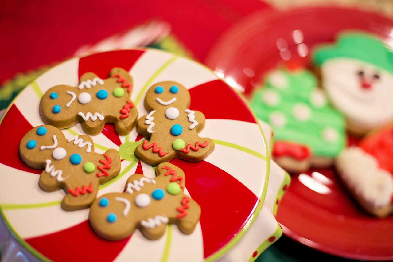 christmas cookies gingerbread men christmas free photo