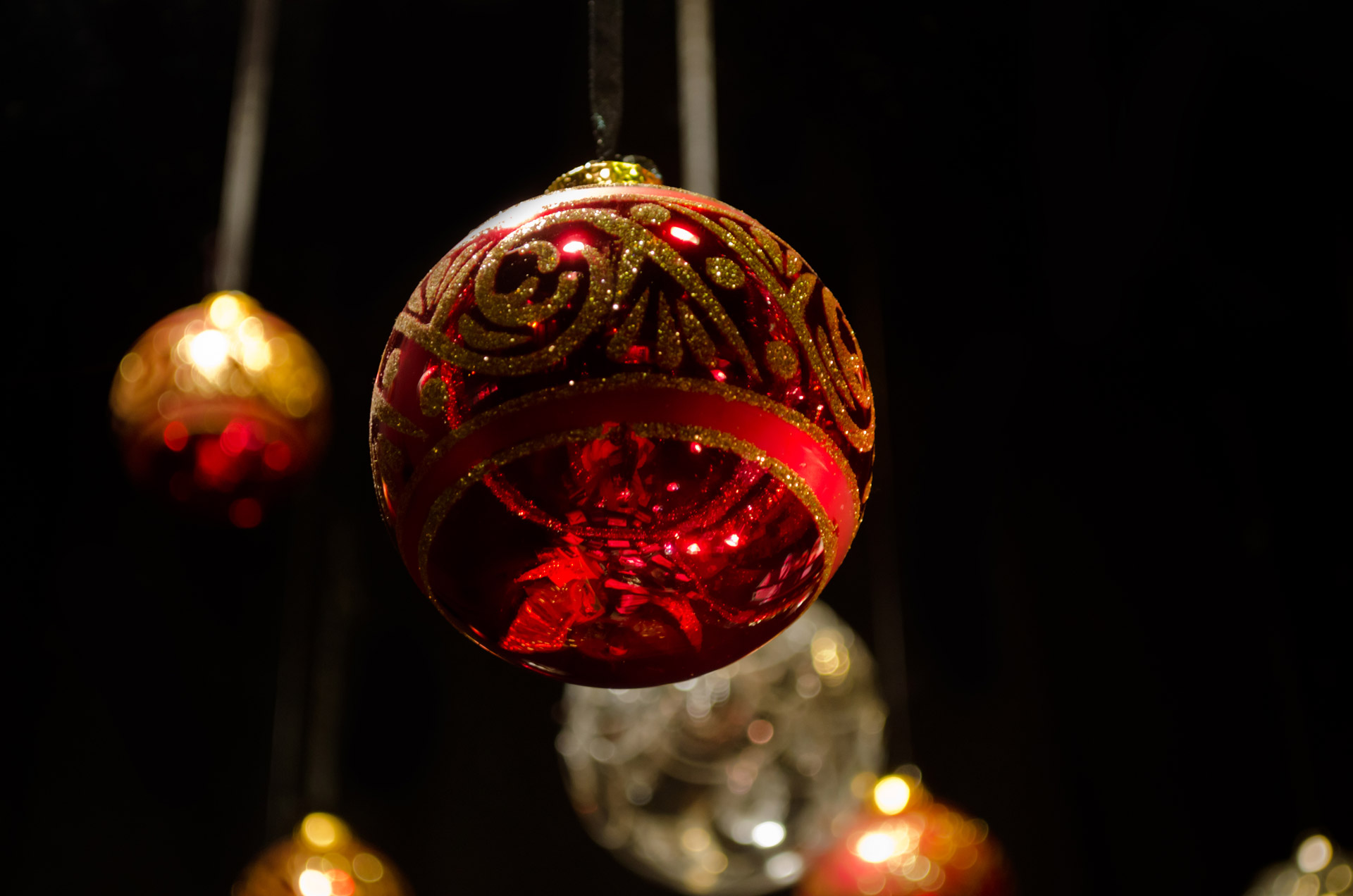 christmas balls christmas baubles celebration free photo