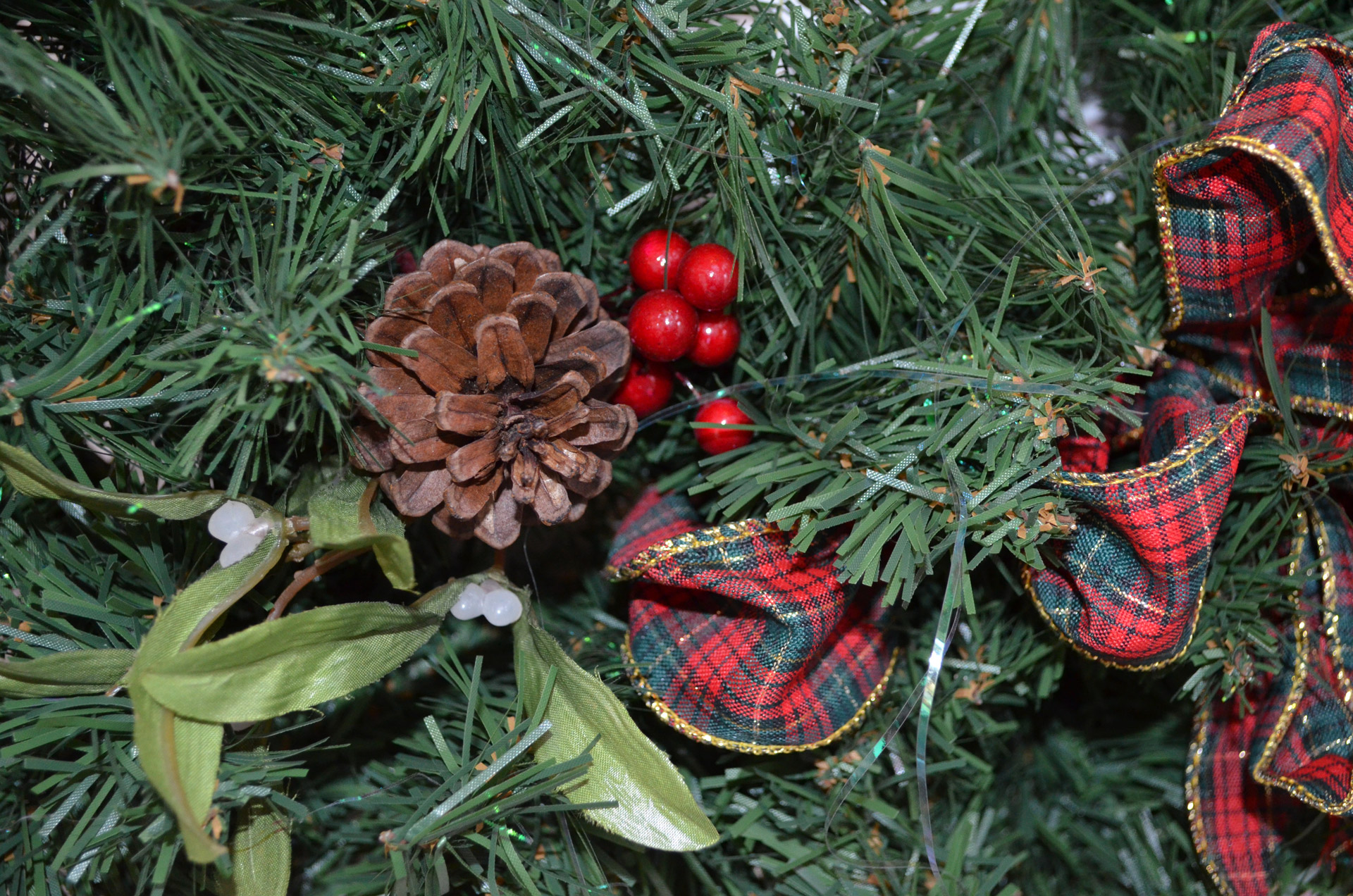 red christmas ornament free photo