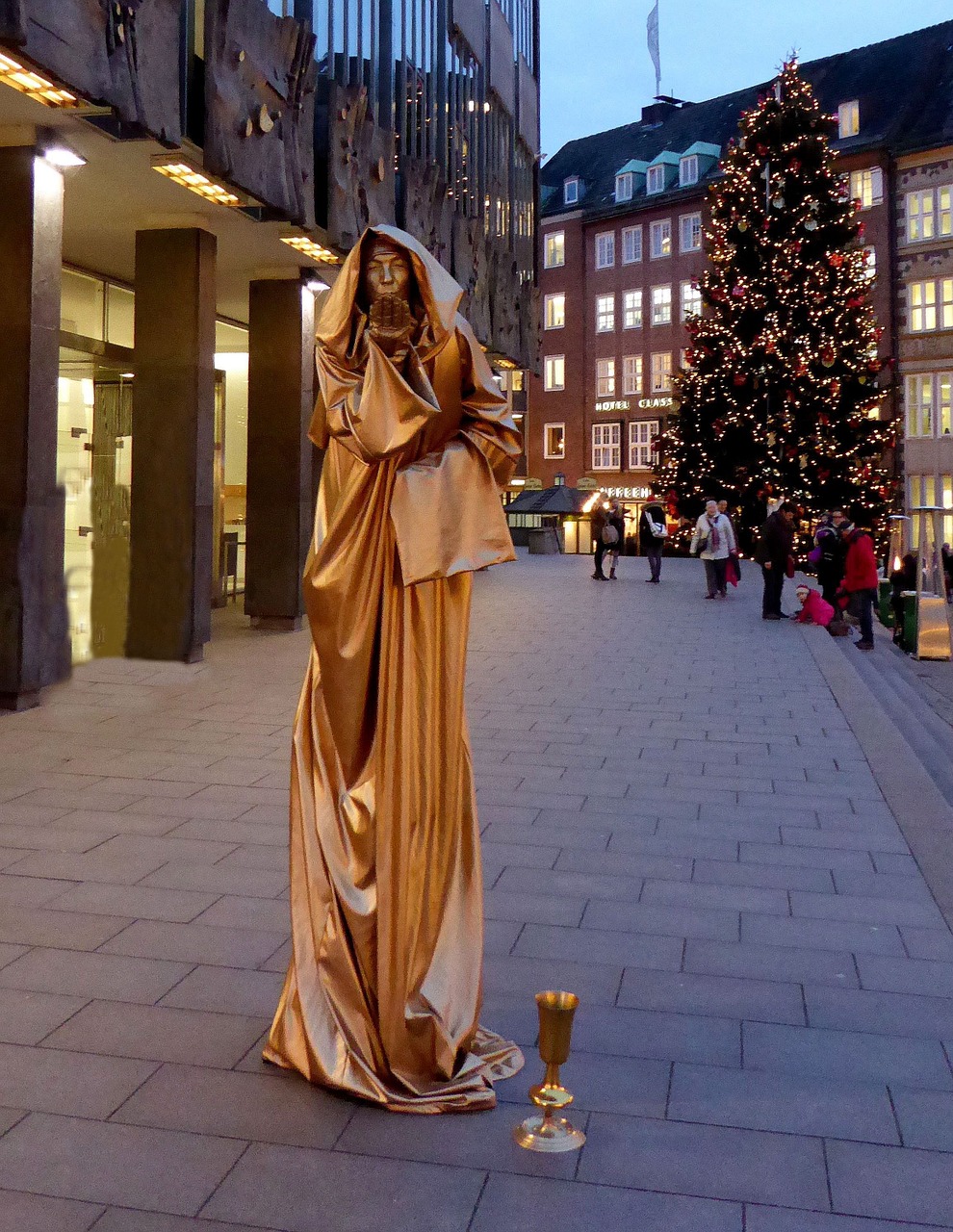 christmas market figure gilded free photo