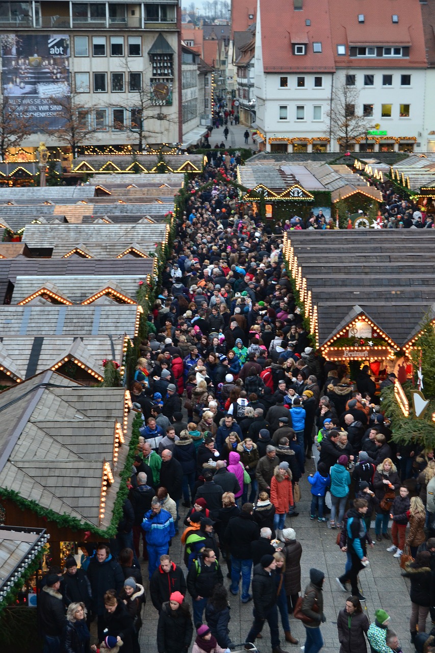 christmas market ulm crowd free photo