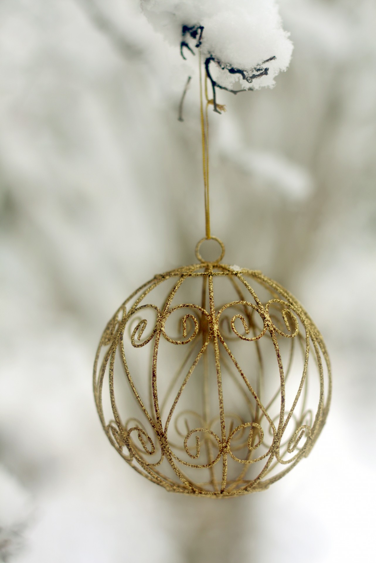 christmas ornament hanging free photo