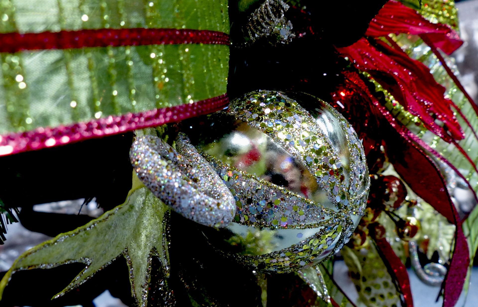 christmas ornaments ribbon free photo