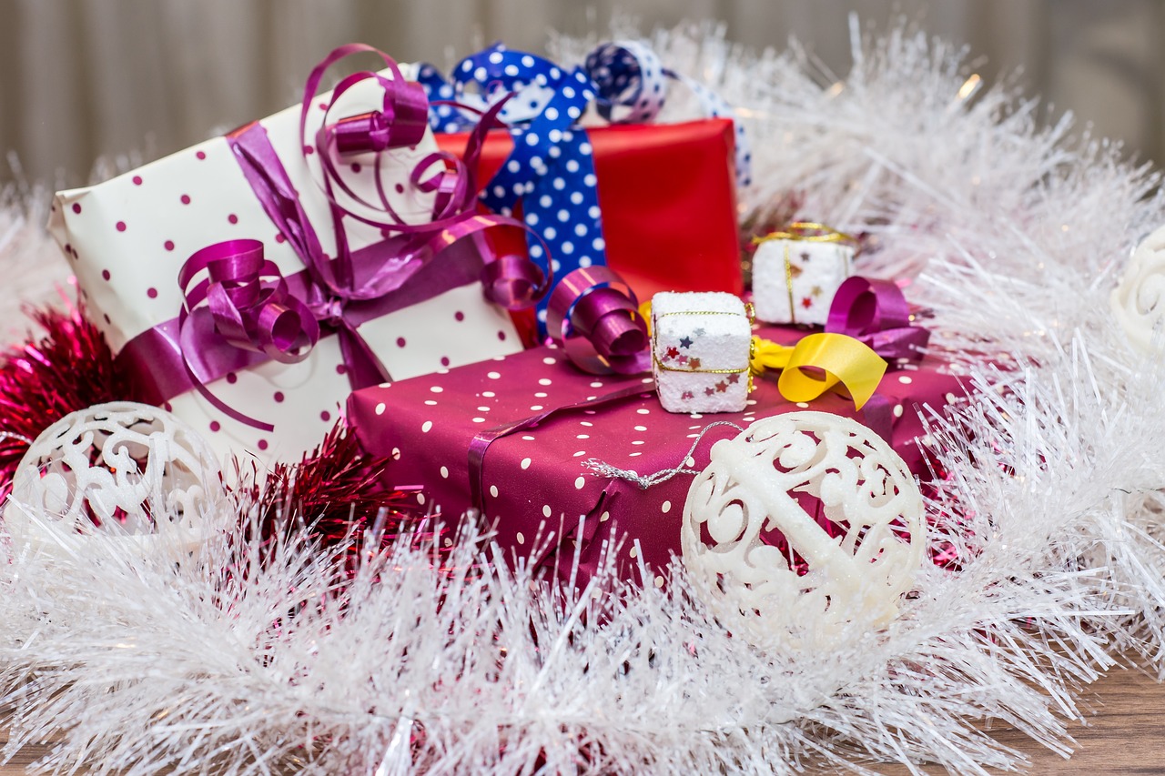 christmas presents happy new year 2018 christmas free photo