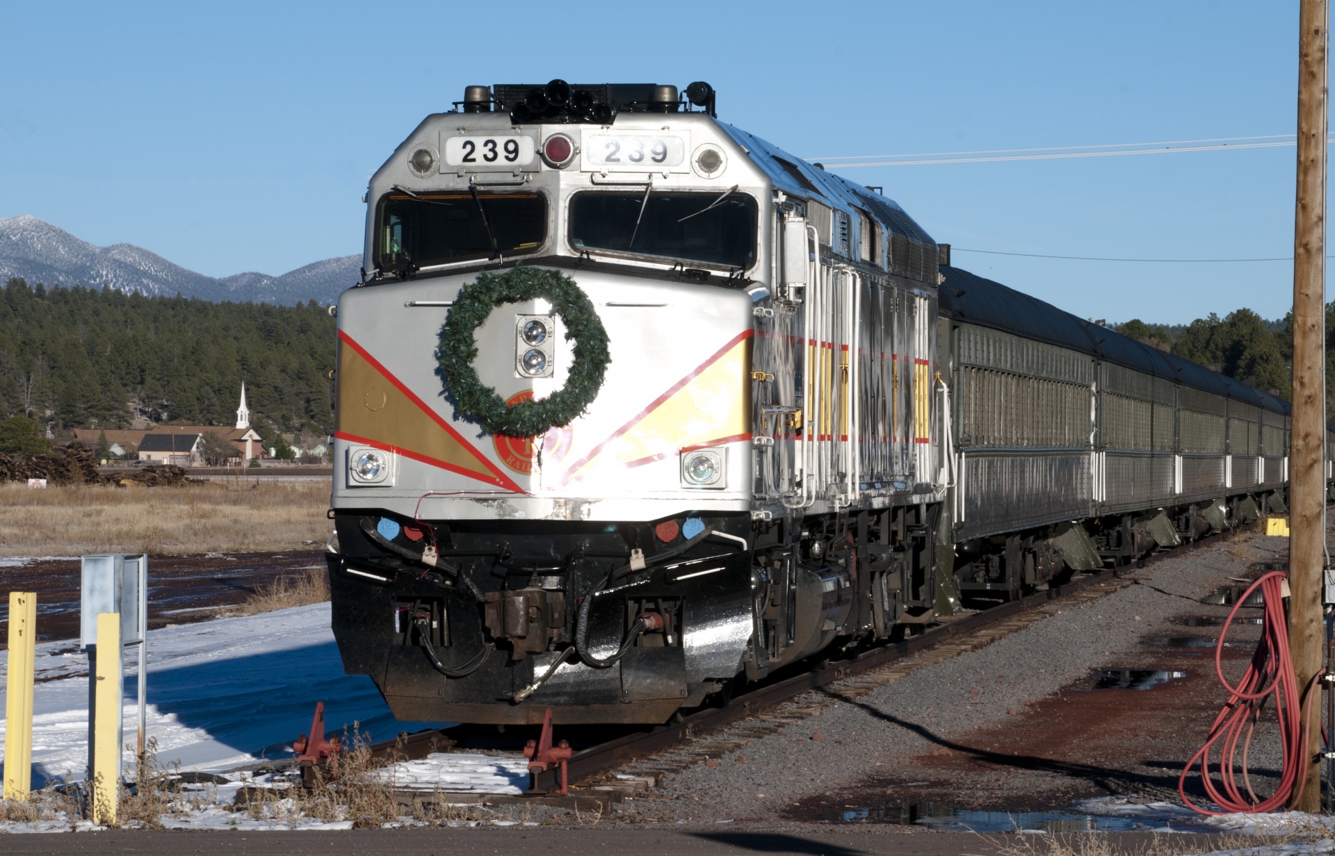 train trains engine head free photo