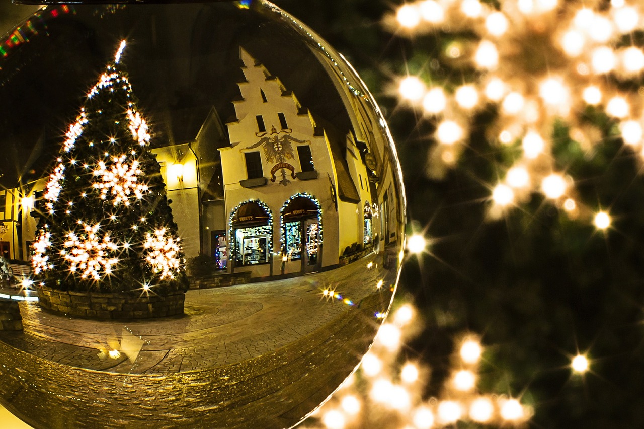 christmas tree xmas crystal ball free photo