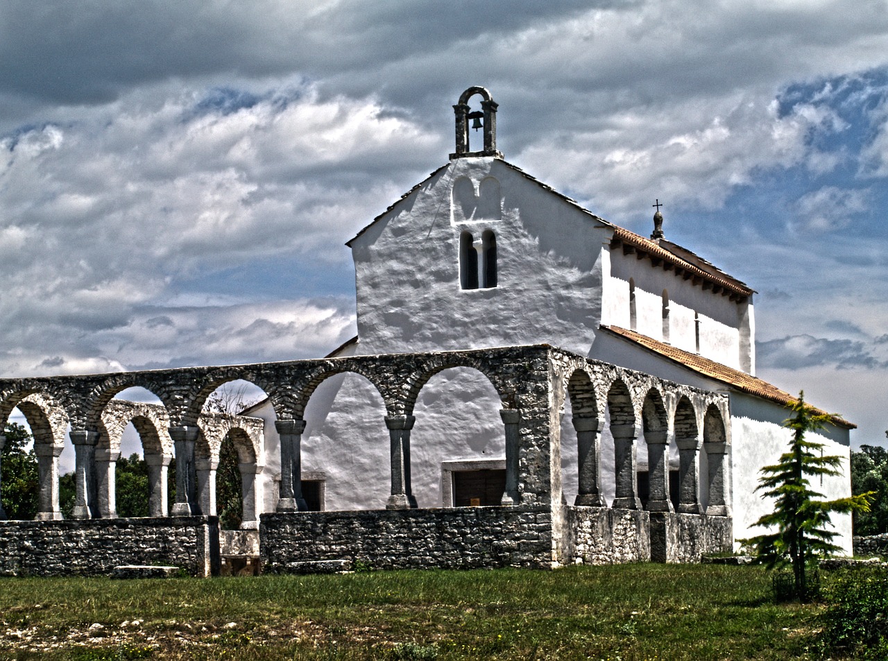 church sky religion free photo