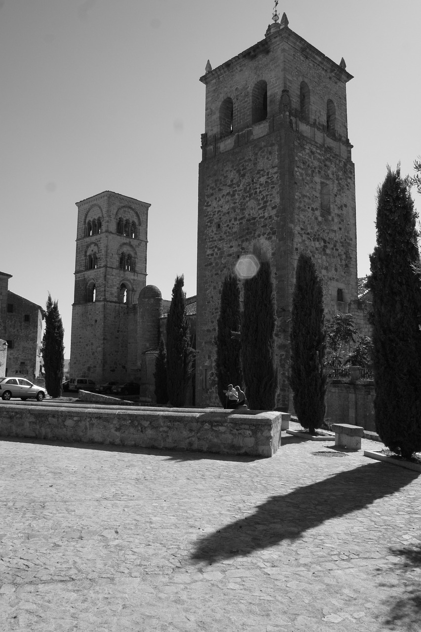 church plasencia black and white free photo