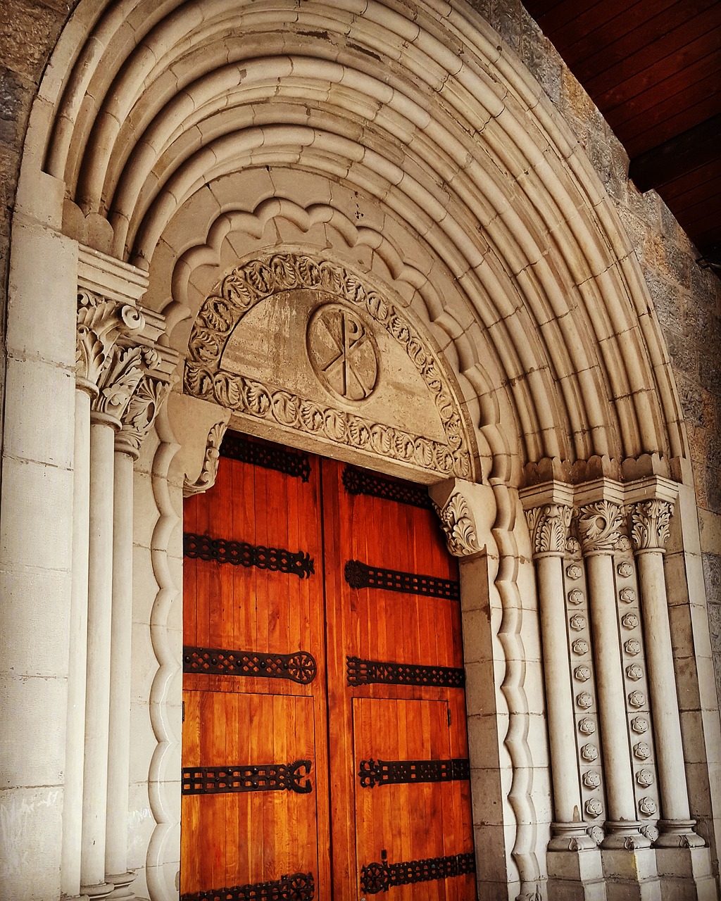 church pamplona archeology free photo