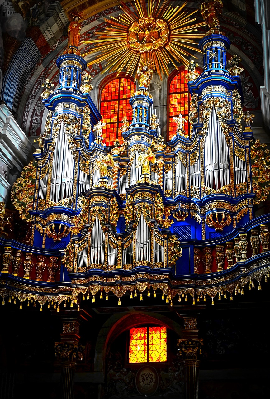 church organ music free photo