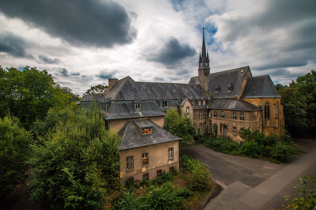 church architecture old building free photo