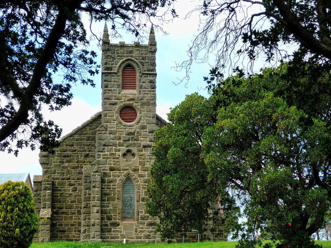 church old historic free photo