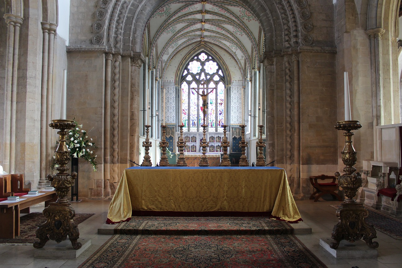 church altar cross free photo