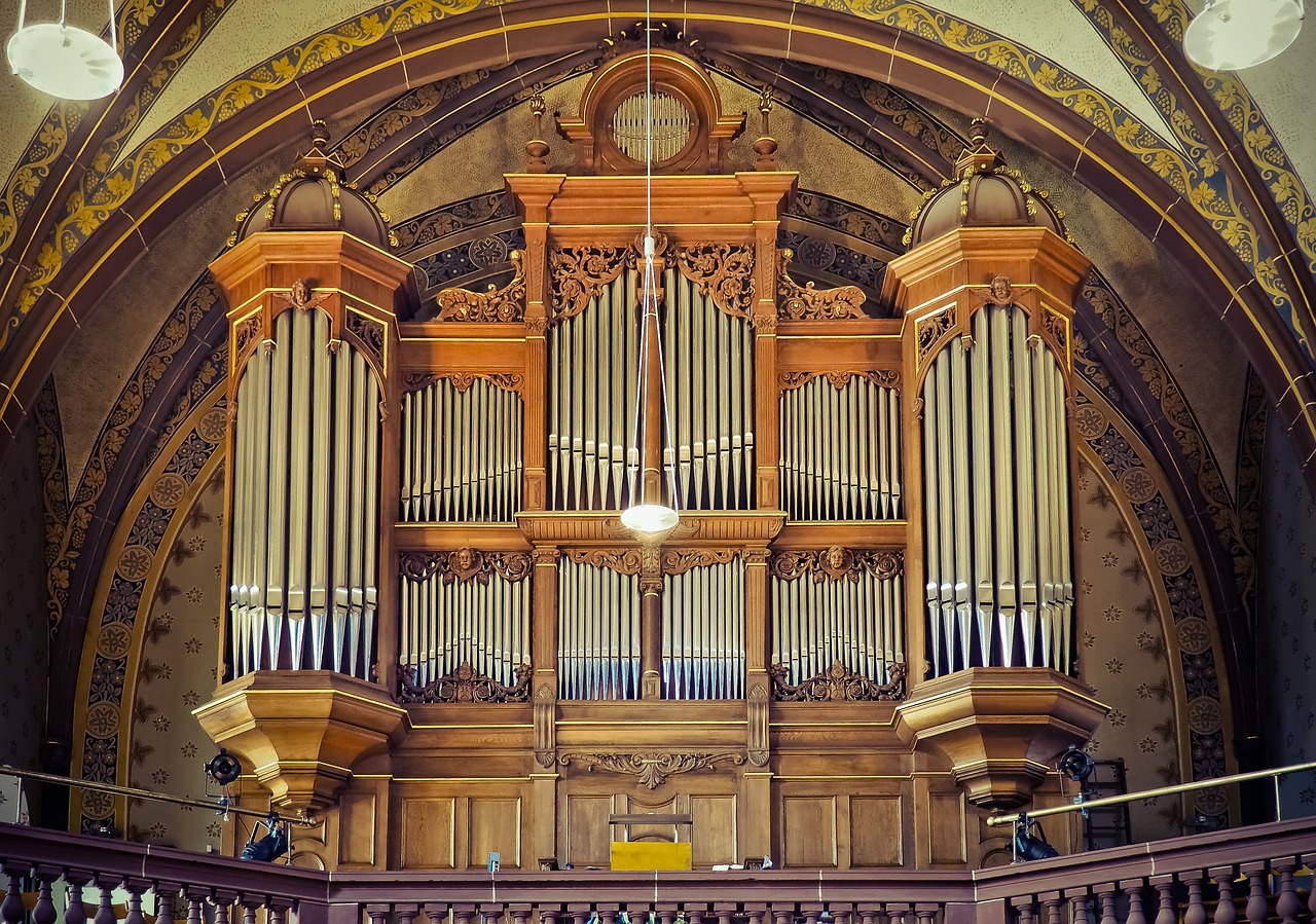 church organ music free photo