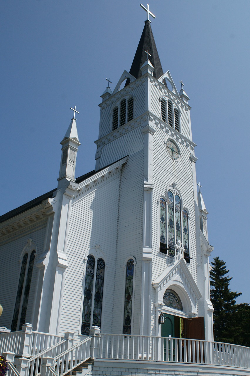 church tall building catholic free photo