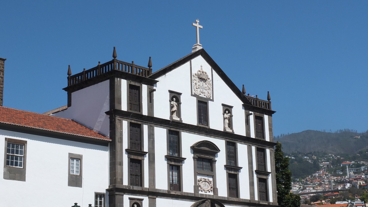 church blue sky building free photo