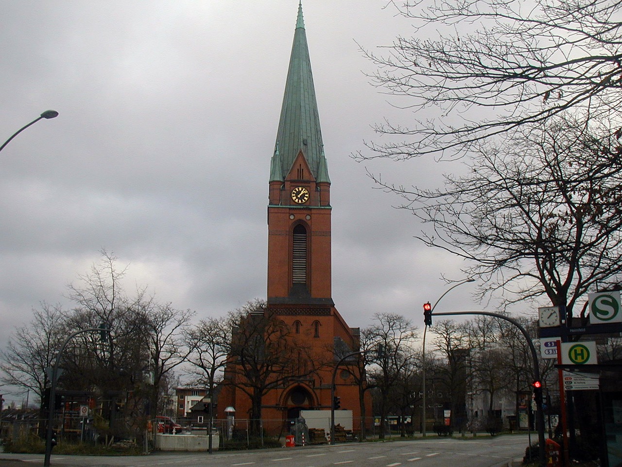 church small town building free photo